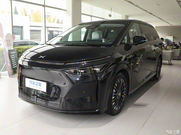 预售35万起/综合续航里程1602km 小鹏X9增程版实车到店